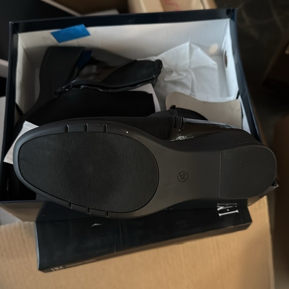 Women's Karen Scott Carina Black Ankle Boots Wedge Heel Dressy Bootie - Picture 3 of 5